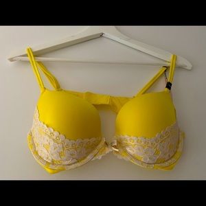 Victoria’s Secret Very Sexy Push-up Bra